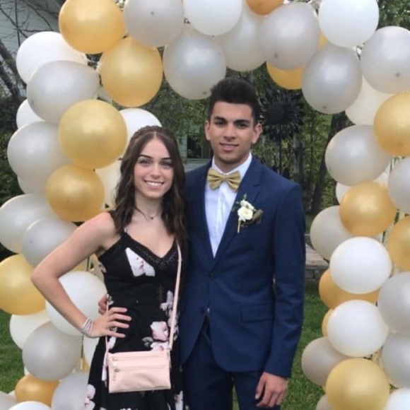 Meet your Posher, Laura - Picture 1 of 1